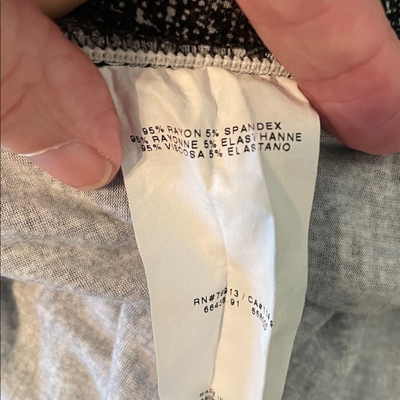 A Pea in the Pod Maternity M Charcoal Black Long Sleeve Top Ruched Sides EUC - Picture 7 of 7